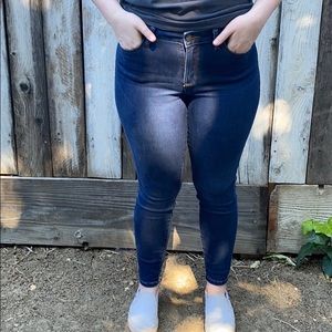 A.n.A high waisted Jeans